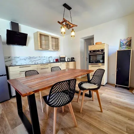 L'ombre Du Hetre Лурд